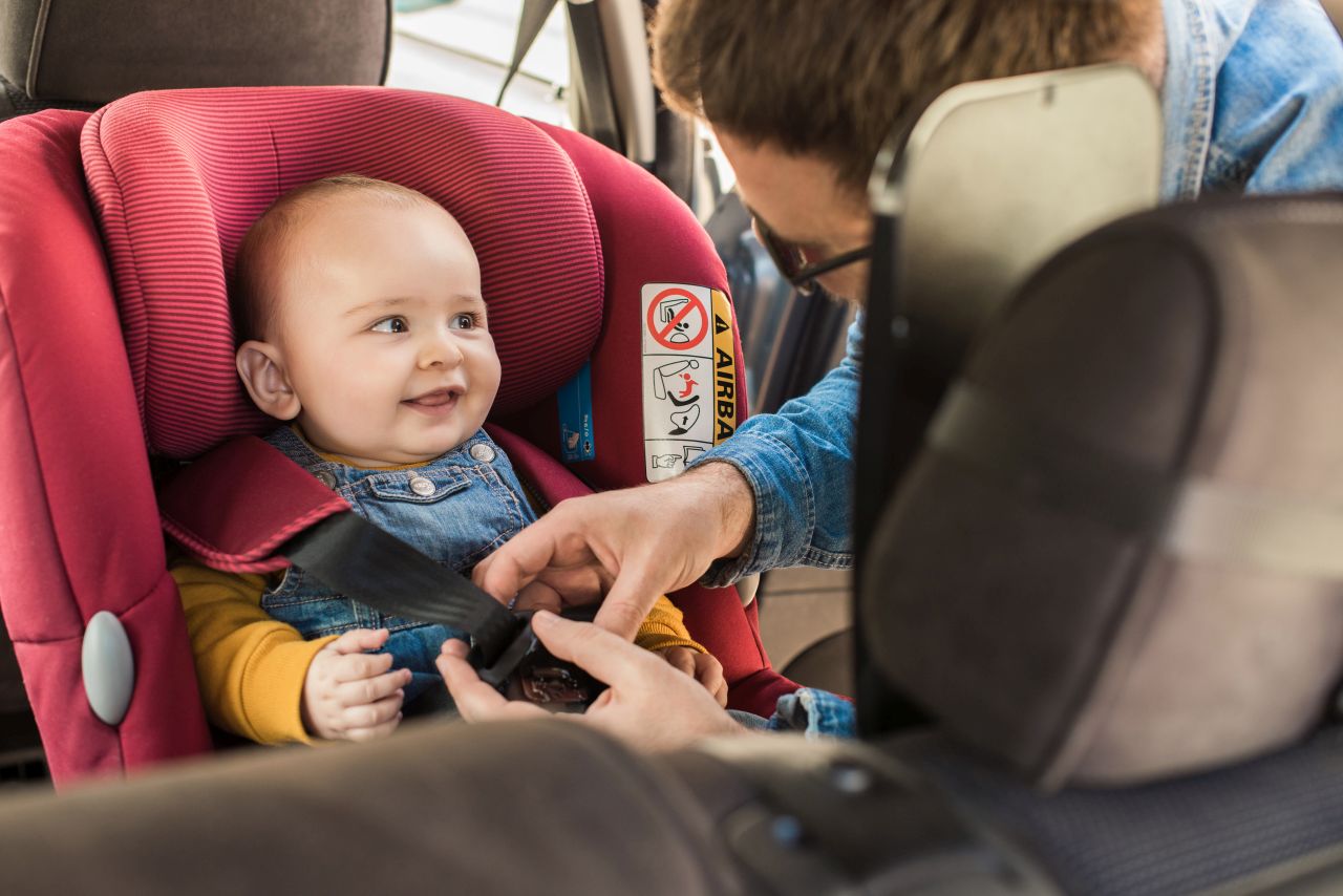 Jak zatroszczyć się o komfort dziecka w czasie jazdy samochodem?