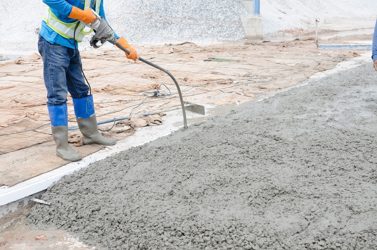Wibratory do betonu – wszystko co musisz o nich wiedzieć