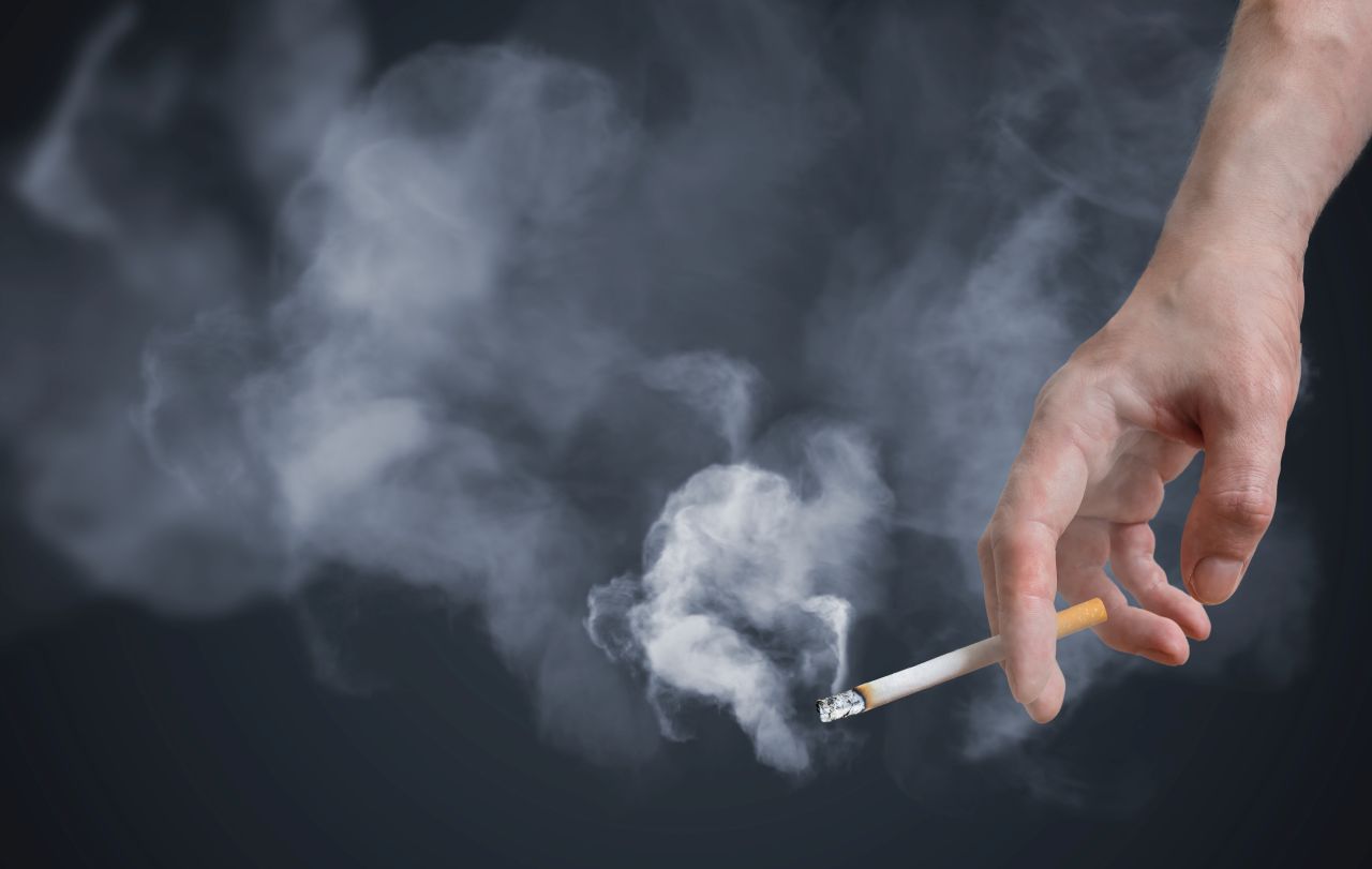 Akcesoria do palenia – jakie gadżety muszą znaleźć się w kieszeni palacza?