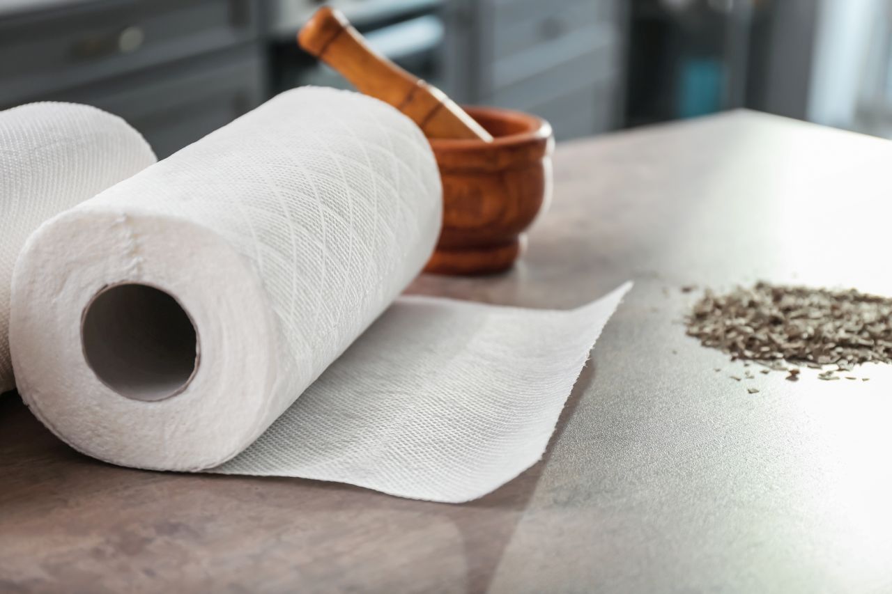 Ręcznik papierowy – nieodzowna pomoc przy każdym sprzątaniu