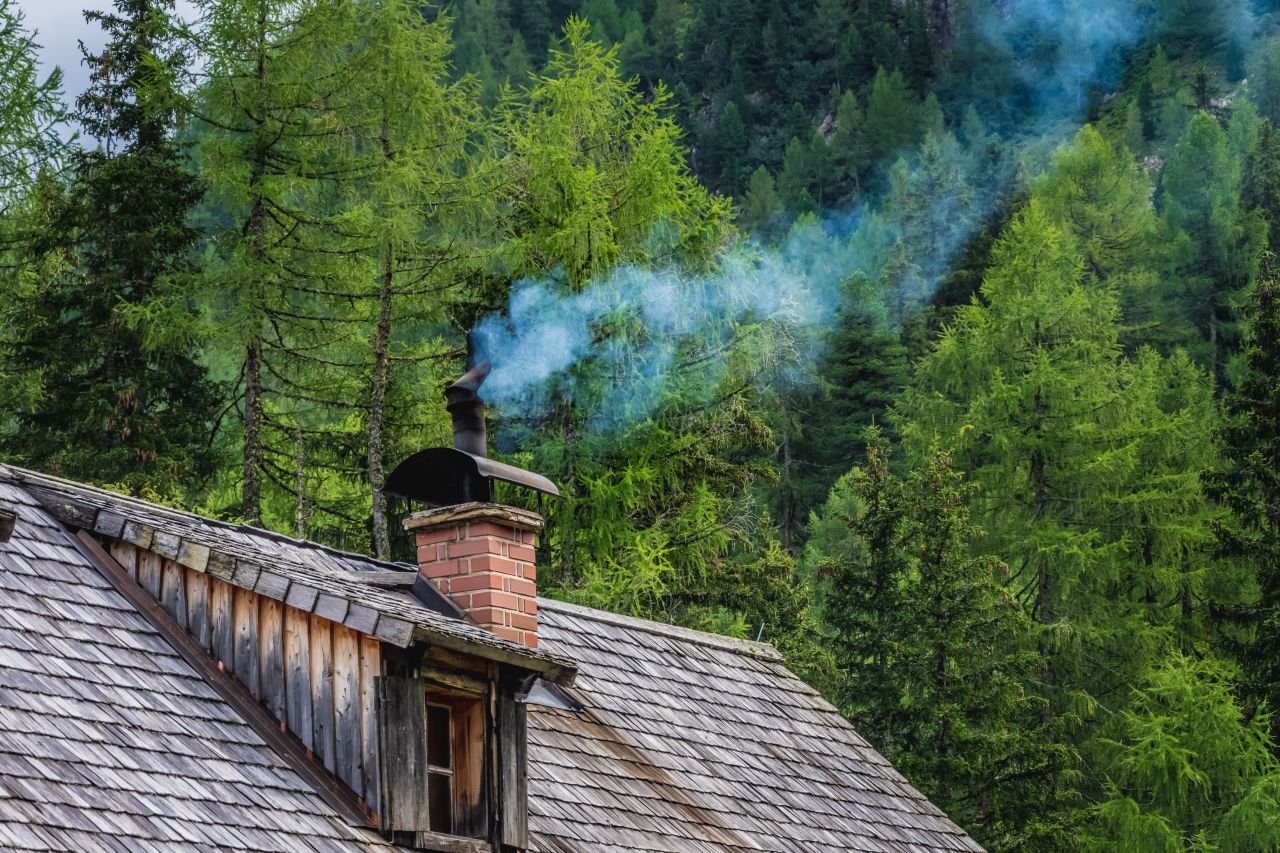 Jak wyczyścić komin bez wchodzenia na dach?